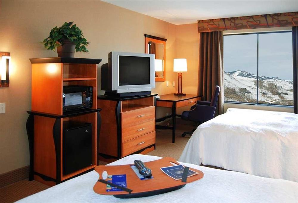 Hampton Inn & Suites Карсон-Сити Номер фото