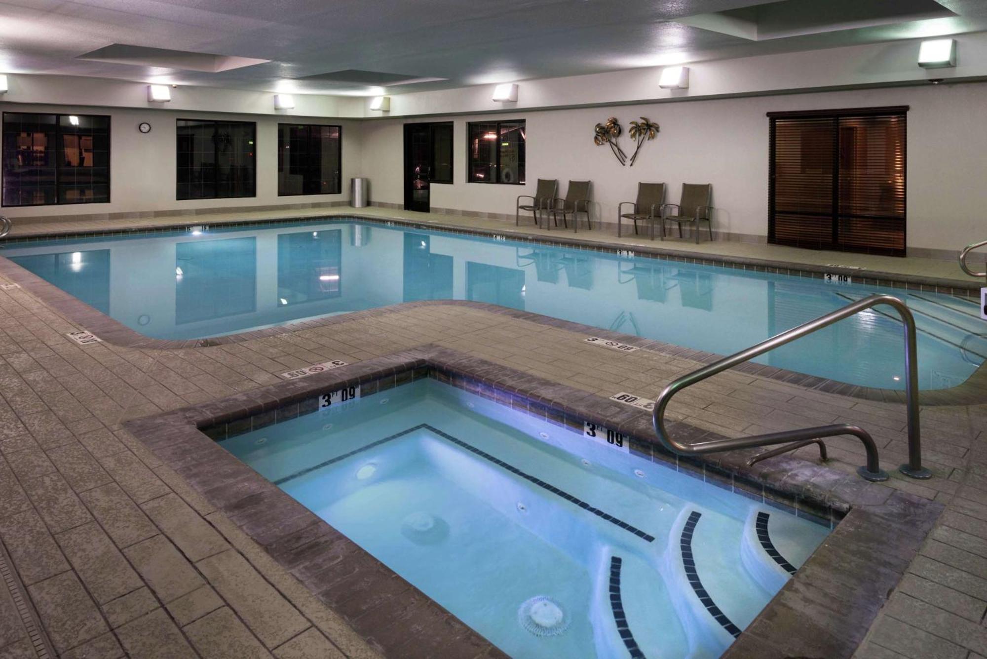Hampton Inn & Suites Карсон-Сити Экстерьер фото