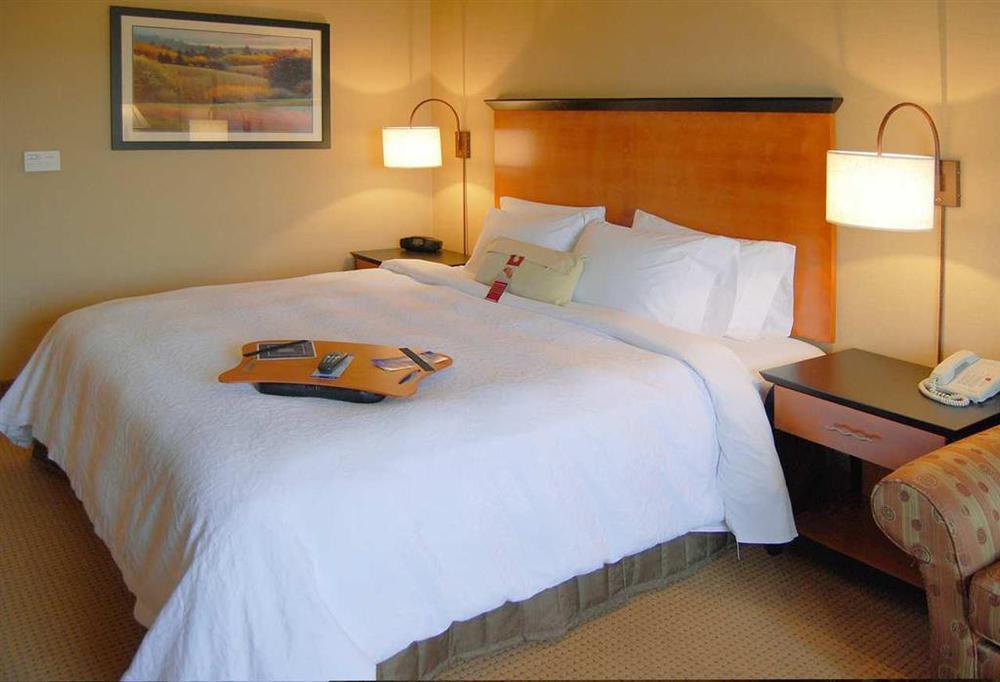 Hampton Inn & Suites Карсон-Сити Номер фото